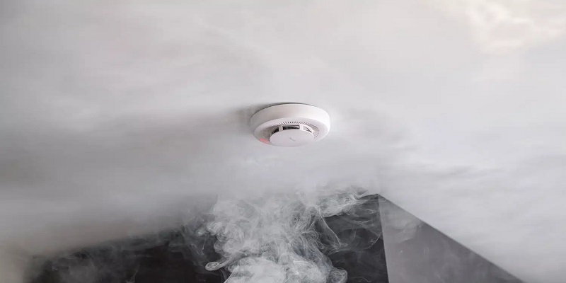 Tầm quan trọng của thiết bị dò khói đối với bảo vệ kho hàng