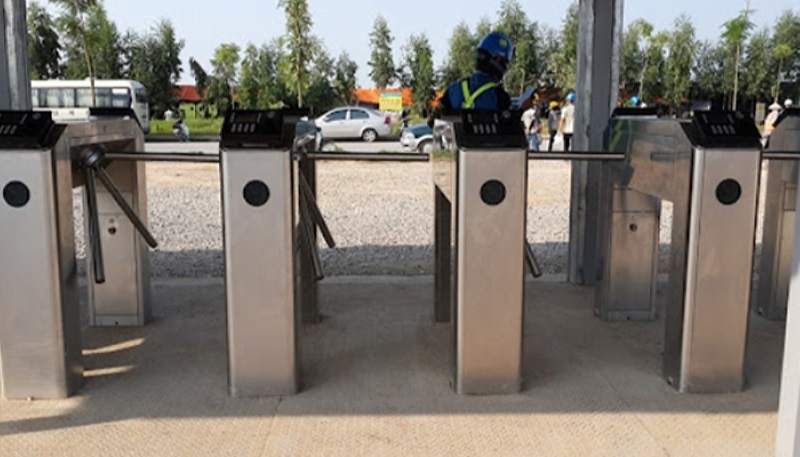 Cân nhắc việc dùng hệ thống thẻ từ kiểm soát ra vào nhà máy an toàn