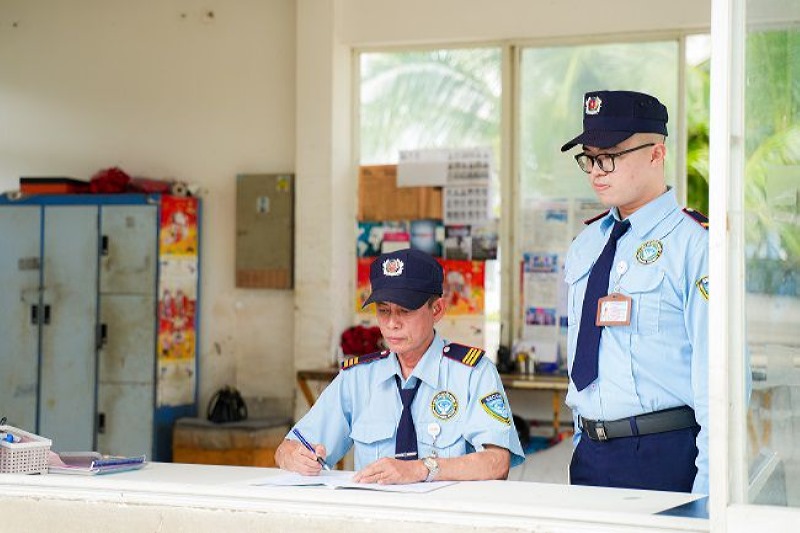 Tuyển chọn bảo vệ kiểm soát ra vào trường học có nghiệp vụ tốt