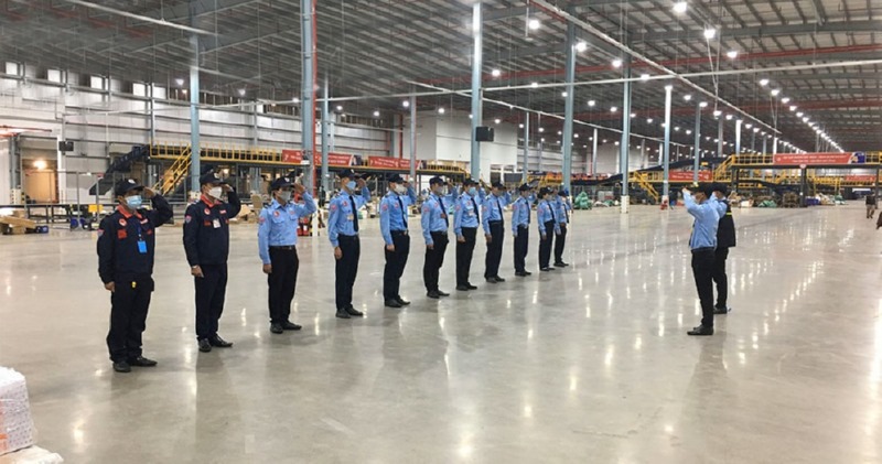Sử dụng các dịch vụ bảo vệ kho hàng chuyên nghiệp